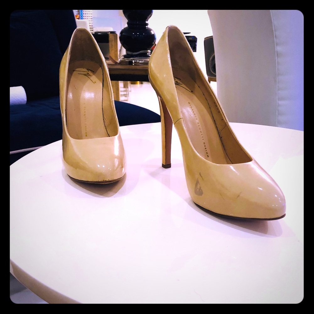 Giuseppe Zanotti cream Patent Leather Pumps